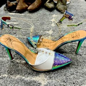 INC Hologram Pump Size 8.5 Brand New NEVER WORN really cute. Heel 3 in.